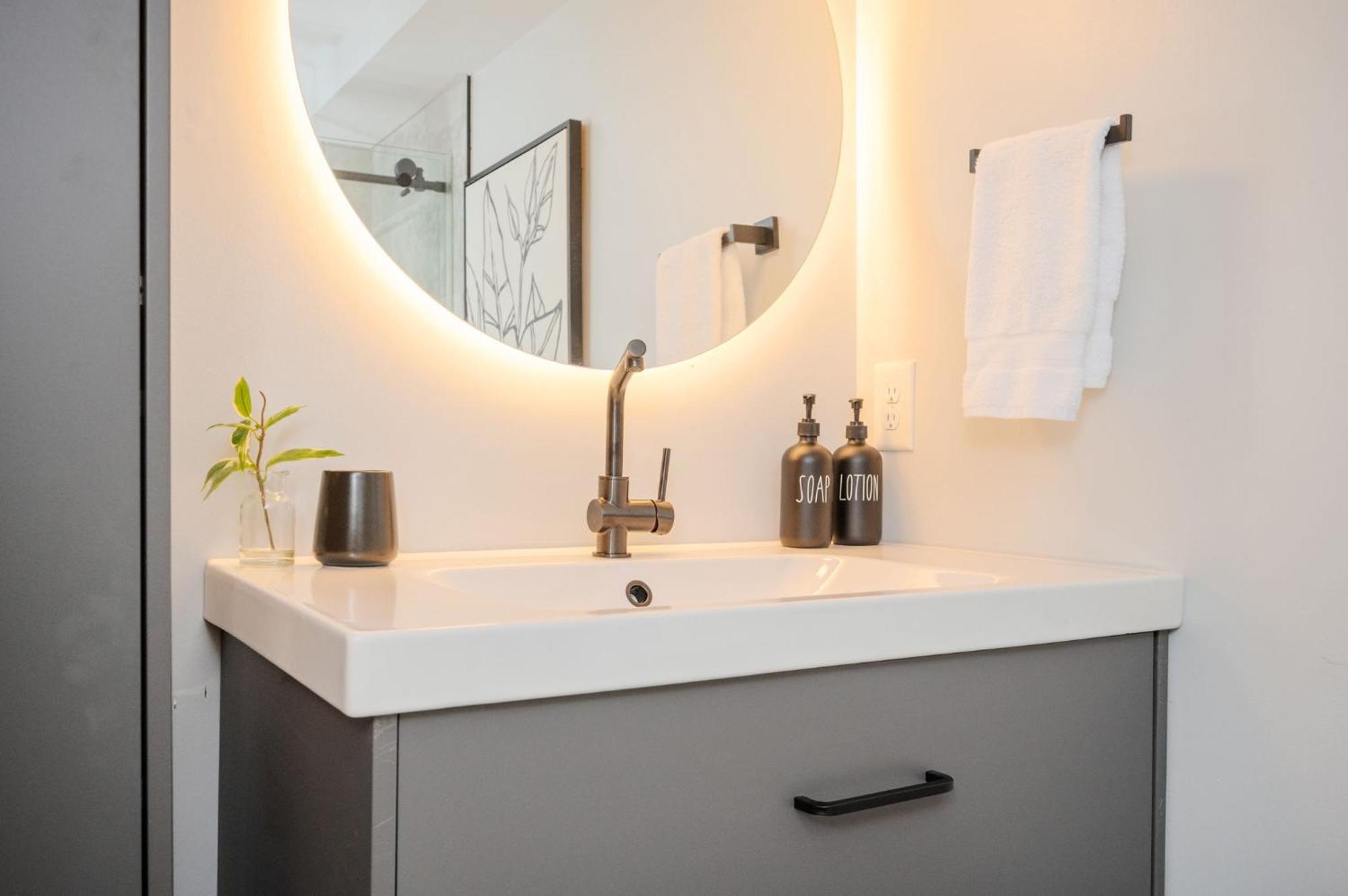 Quiet & Quaint Apartment, 5 Mins To Airport And 15 Mins To Downtown Atlanta Ngoại thất bức ảnh